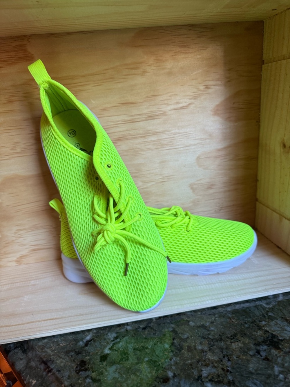 Neon Lime Mesh Lace-Up Tennis‎ Sneakers size 10 - Picture 7 of 7